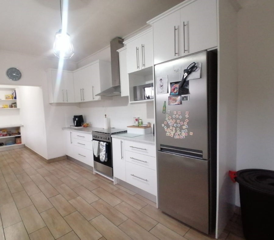 3 Bedroom Property for Sale in Peerless Park Western Cape